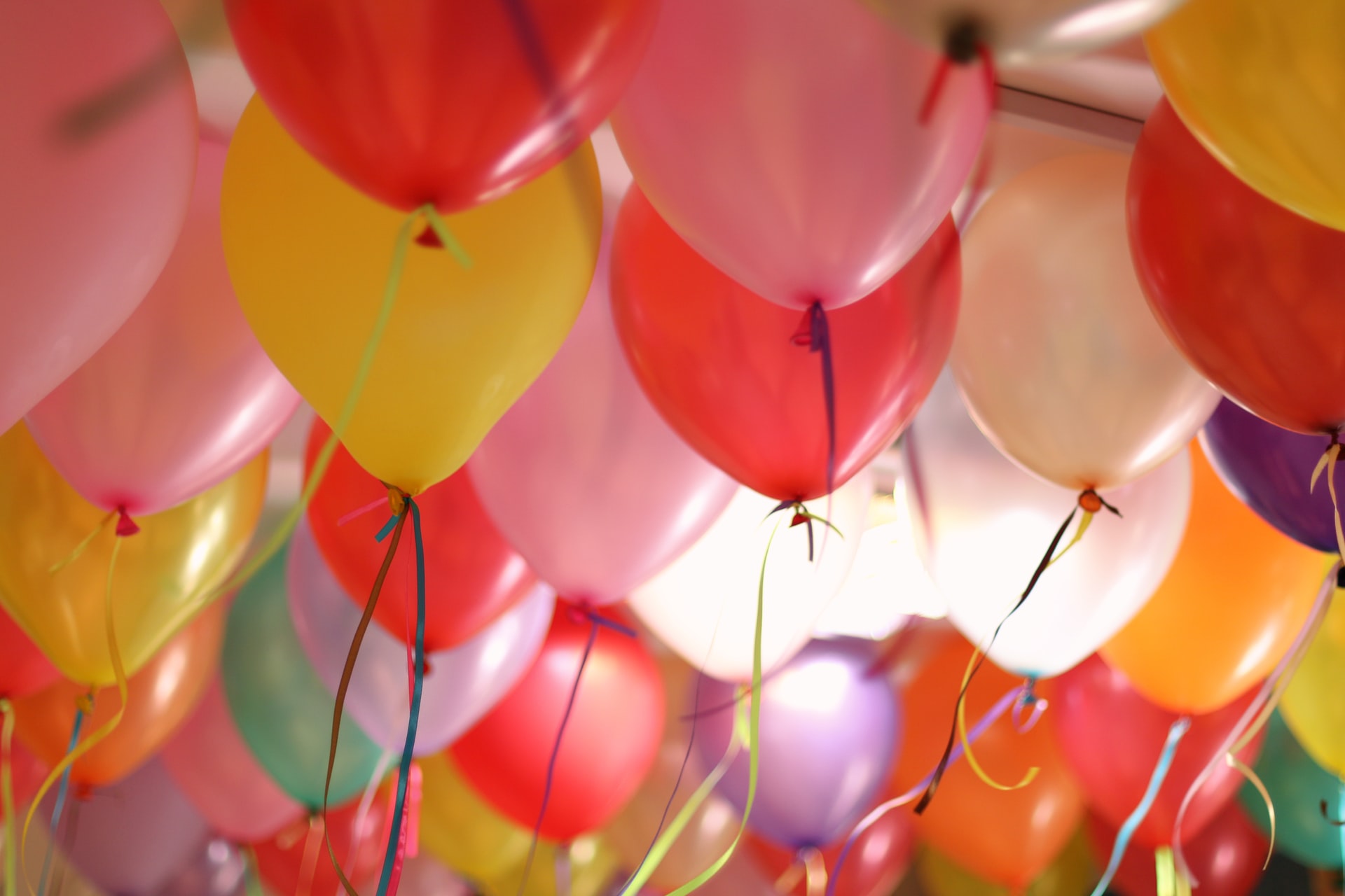 Balloons indicating the connection between inflation and benefits