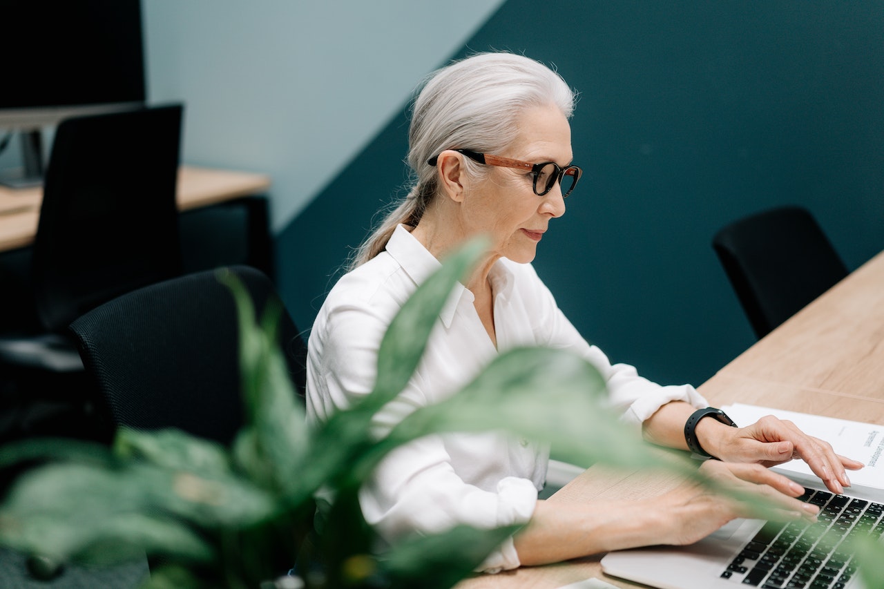 woman working a low-stress job in retirement